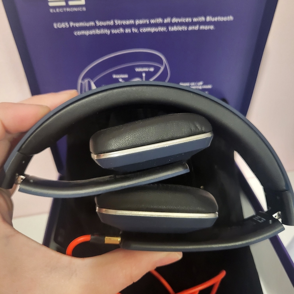 E3 electronics headphones maximum sound quality comes w/ a warranty lifetime nib